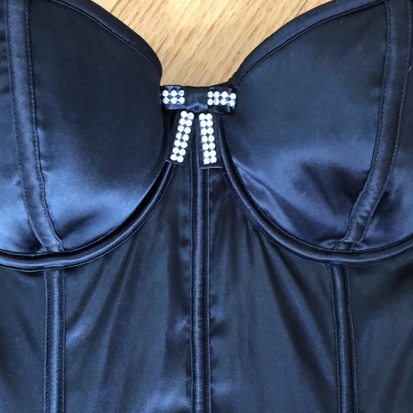 Victoria’s Secret bustier/corset lingerie - Picture 5 of 9